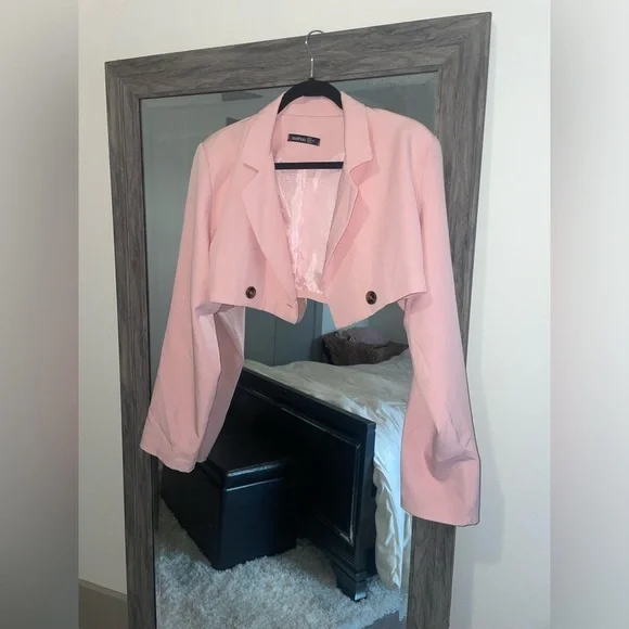 Boohoo pink cropped blazer button up - Picture 1 of 5